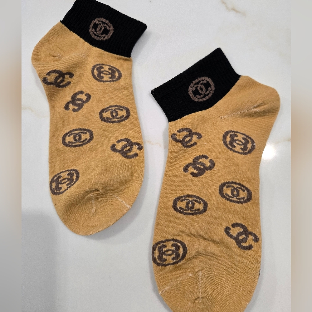 🔥Luz Designer Tan and Black Ankle Socks🔥